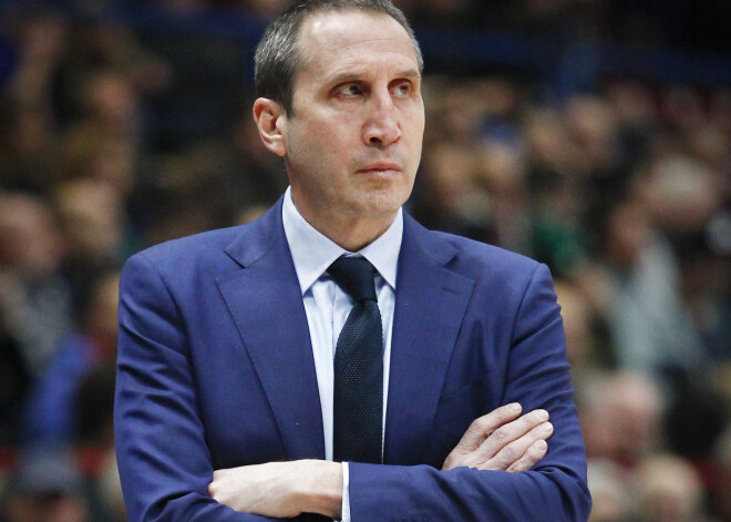 Pazīstamais treneris Deivids Blats slimības dēļ atvadās no basketbola