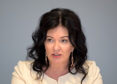 Labklājības ministre Ramona Petraviča.