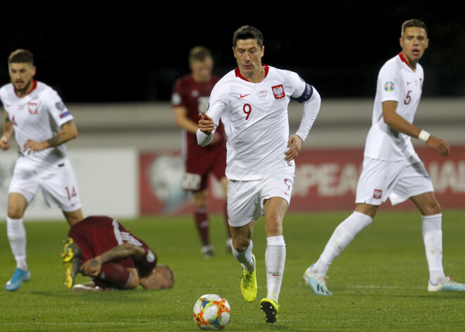 Latvijas futbolisti neaptur Levandovski un kārtējo reizi zaudē