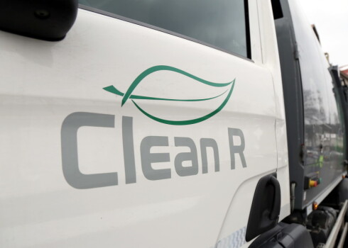 Компания по сбору мусора Clean R очень странно общается с рижанами