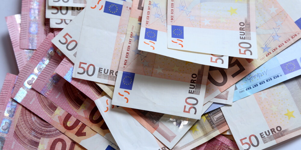 Maksātnespējas administratorei par vairāk nekā 4000 eiro piesavināšanos piespriež prāvu naudas sodu