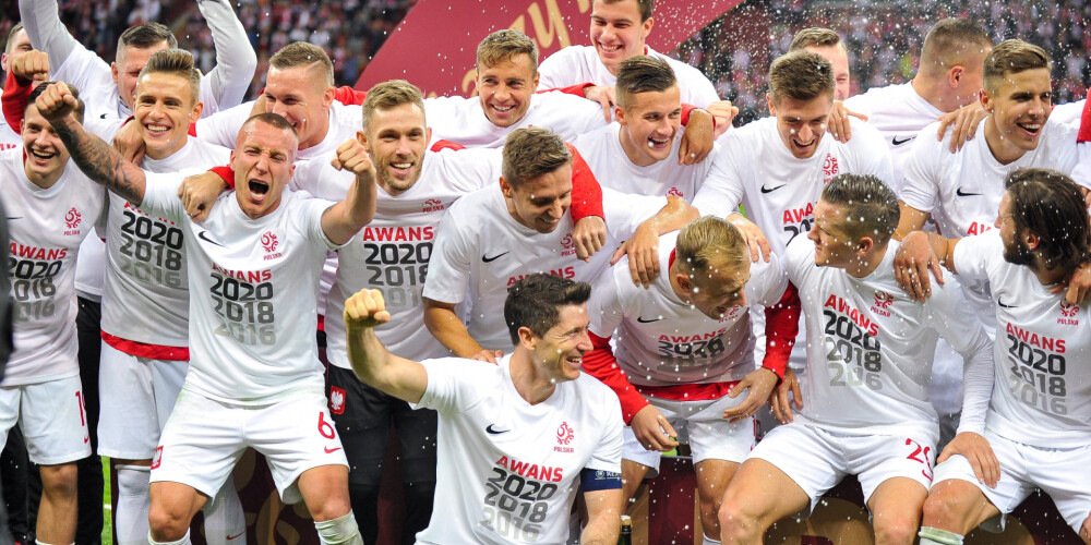 Polijas futbolisti iekļūst Eiropas čempionāta finālturnīrā