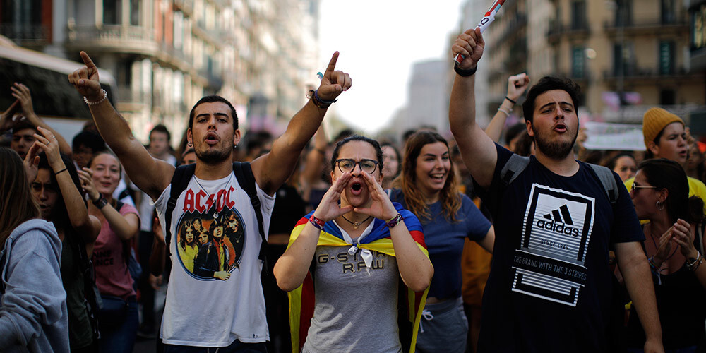 Barselonā sākušies protesti pret cietumsodiem katalāņu separātistu līderiem