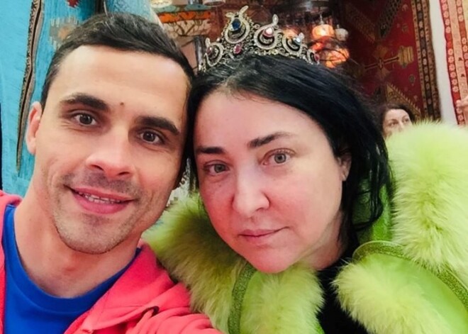 Муж Лолиты год содержал любовницу за счет своей супруги
