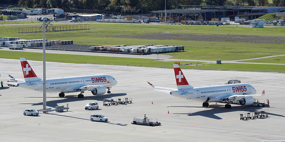 Šveices aviokompānijas "Swiss" lidmašīnas "Airbus A220" pakāpeniski atsāk lidojumus