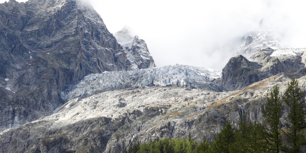 Eiropas kalnos zūd ledāji: kūstoša ledus masa var noslaucīt visu savā ceļā