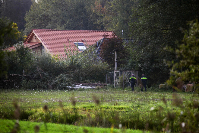 Māja Nīderlandē, kurā ieslodzīti bija pieci jaunieši.