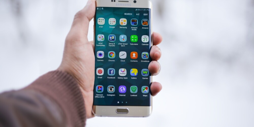 "Samsung" atzīst viedtālruņu "Galaxy S10" pirkstu nospiedumu sensoru nepilnības