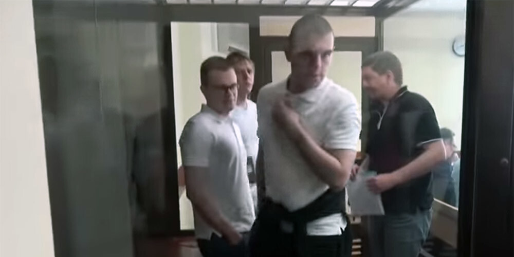 Viņu nervi to vairs nespēja izturēt - Krievijā divi anarhisti mēģinājuši tiesā pārgriezt vēnas