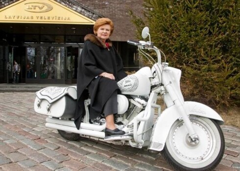Sadedzis leģendārais latviskais motocikls, kas bija nosaukts eksprezidentes Freibergas vārdā