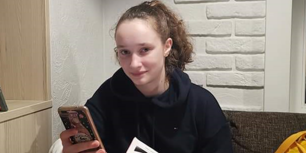 Iziet no mājām un pazūd: Rīgā meklē 15 gadus veco Žanitu