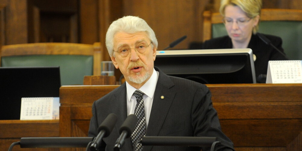 Dzimšanas dienā sveicam politiķi Ojāru Ēriku Kalniņu!