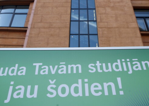 No šā gada būtiski mainījies valsts atbalsts studiju kredītam. Valsts turpmākajos gados vairs nedzēsīs daļu kredīta jaunajiem speciālistiem.