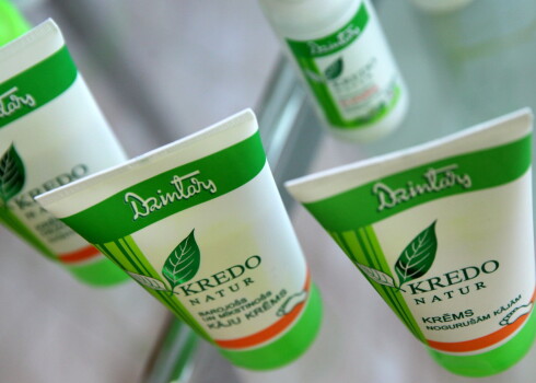 "Dzintars" kosmētikas un parfimērijas izstrādājumi.