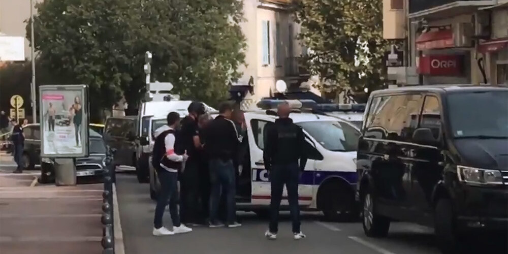 Francijas policija aizturējusi vīrieti, kurš bija ieslēdzies arheoloģijas muzejā