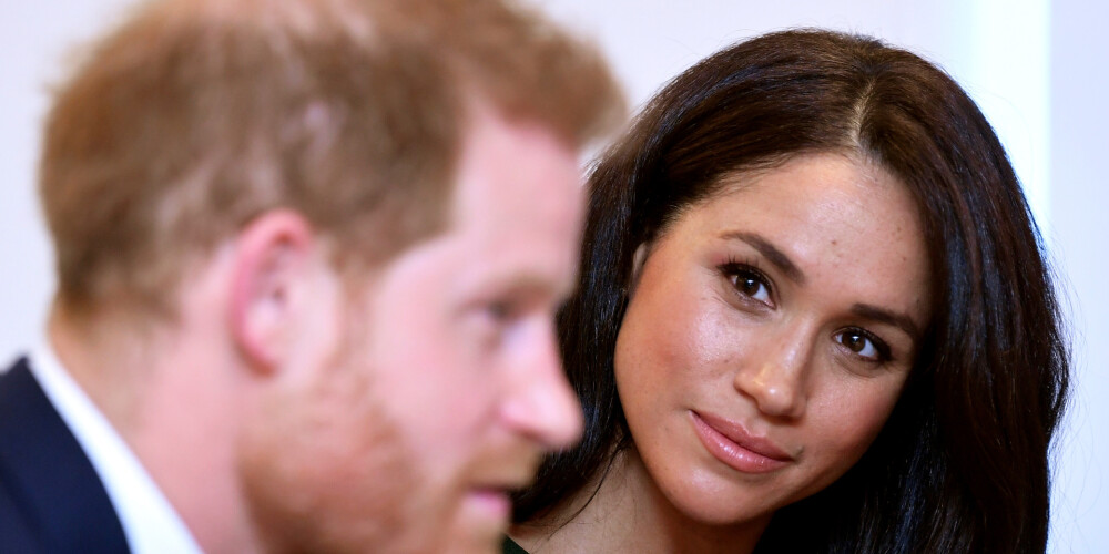 Karaliskā ģimene jūtas "šokēta" un varētu pārtraukt attiecības ar princi Hariju un viņa sievu Meganu