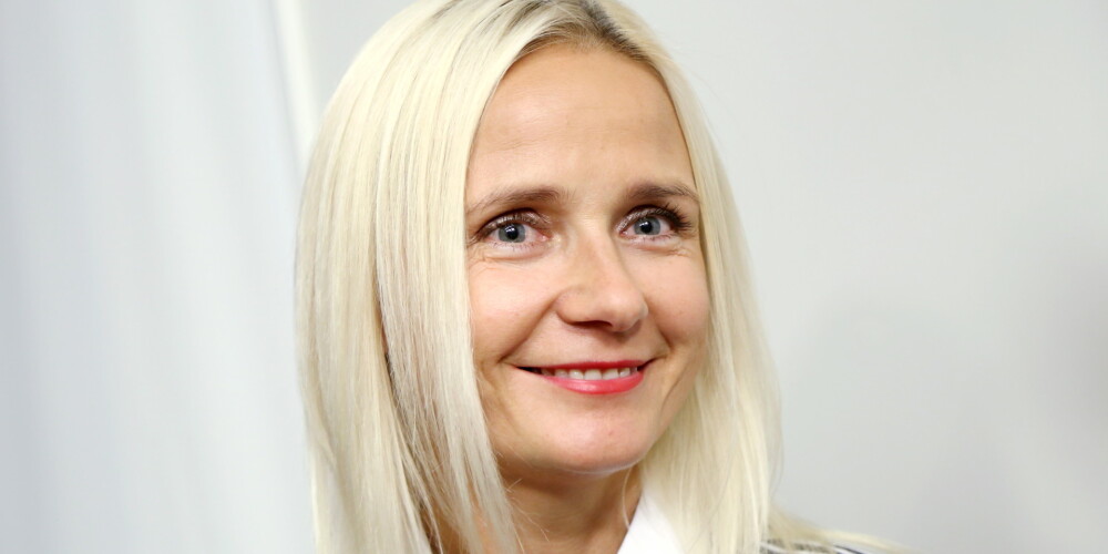 Saeima 24.oktobrī Finanšu un kapitāla tirgus komisijas (FKTK) priekšsēdētājas amatā iecēla bankas "Citadele" līdzšinējo valdes locekli Santu Purgaili. Purgaile ir ieguvusi maģistra grādu starptautiskajā ekonomikā un uzņēmējdarbībā. Viņa apguvusi arī vadības prasmju programma Vallenbergas institūtā (Wallenberg Institute) Zviedrijā. Purgaile teicami pārvalda angļu un krievu valodu.