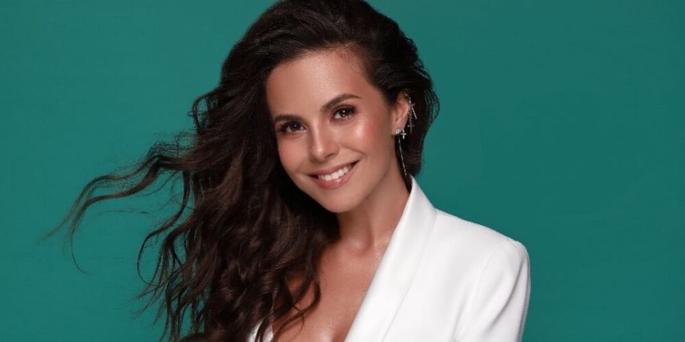 Анастасия Алексеевна Каменских (укр. Анастасія Олексіївна Каменських; род. 4 мая 1987, Киев), также известна как NK — первая украинская певица, которая попала в авторитетный чарт Billboard и покорила Латинскую Америку, актриса, ведущая, судья и наставница украинского вокального шоу «Х-Фактор», тренер юбилейного сезона "Голос країни", инфлюенсер, автор NKblog и основательница бренда спортивной одежды NKsport.