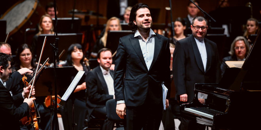 FOTO: izcilais pianists Osokins priecē ar Jura Karlsona simfonijas pirmatskaņojumu