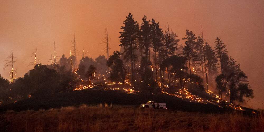ASV Kalifornijas štatā ugunsgrēku dēļ rīkojums evakuēties dots 90 tūkstošiem cilvēku