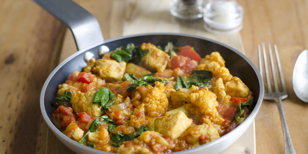 Tomātu, ziedkāpostu un spinātu karijs