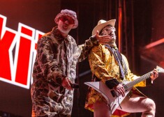 "Limp Bizkit" vīri Freds Dērts un Vess Borlends šovasar koncertā Kalifornijā.