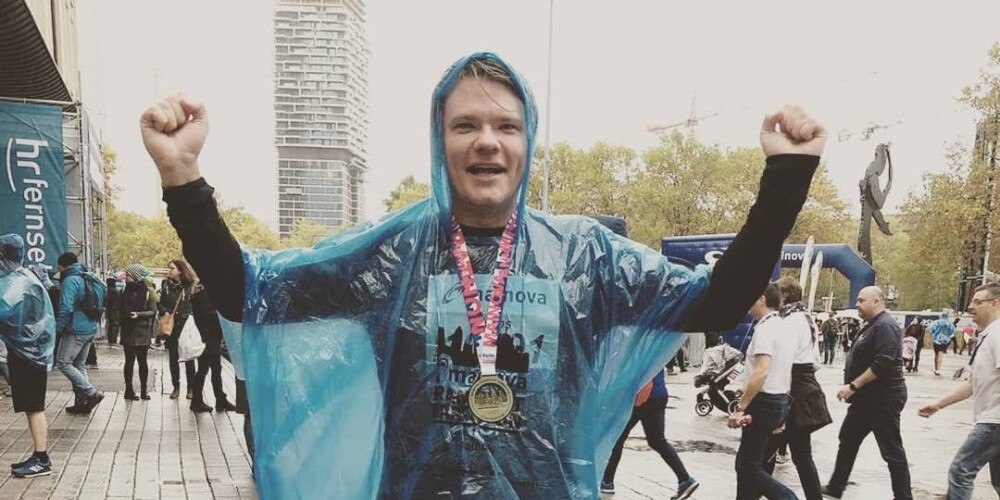 "Viss ir iespējams!" - Toms Grēviņš pievārē Frankfurtes maratonu