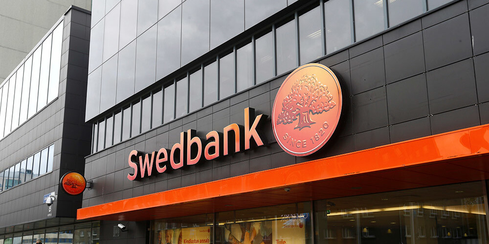 Igaunijas finanšu uzraugs sācis lietu pret "Swedbank"; Zviedrijā brīdina par iespējamu sodu bankai