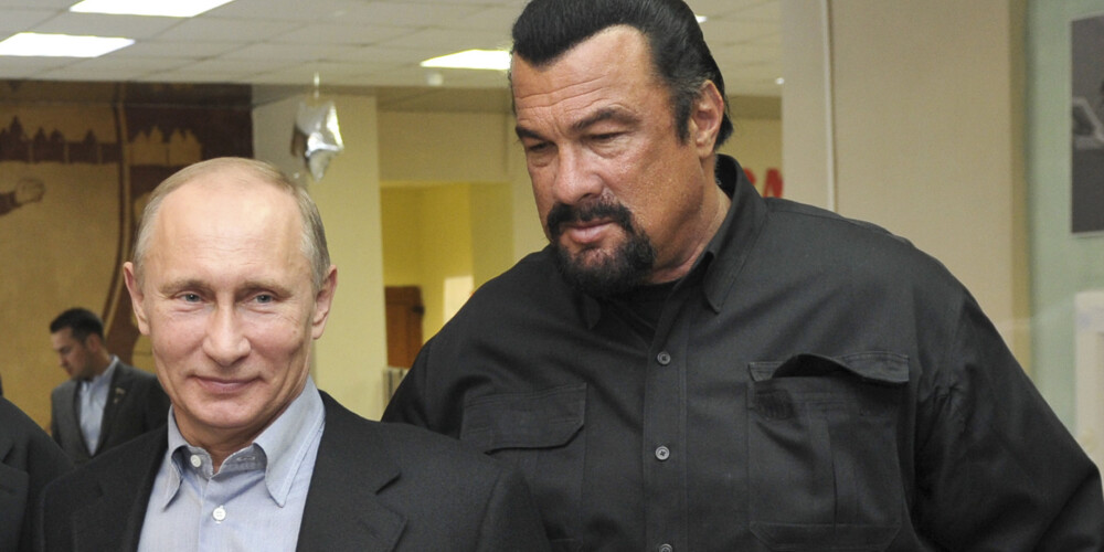 Aktieris Stīvens Sīgals nopērk māju Piemaskavā un kļūst par Vladimira Putina kaimiņu