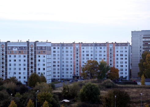 На чердаке многоэтажки в Пурвциемсе нашли труп: полиция просит помощи