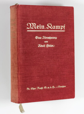 Nacistiskās Vācijas līdera Ādolfa Hitlera 1925. gadā izdotā grāmata ir autobiogrāfisku elementu un nacisma ideoloģijas sakausējums. Latviešu valodā izdota 1995. gadā.