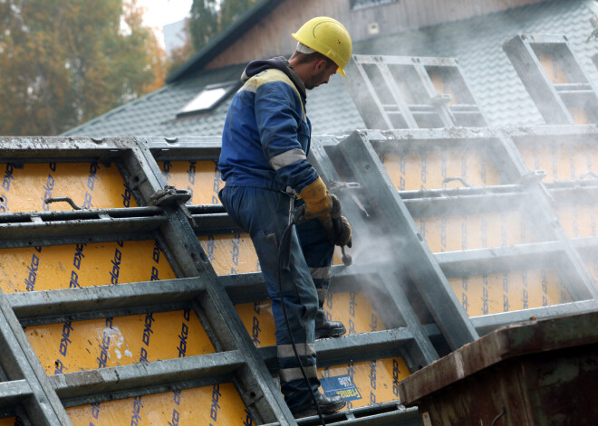 Minimālā alga būvniecībā būs 780 eiro - stājas spēkā nozares ģenerālvienošanās