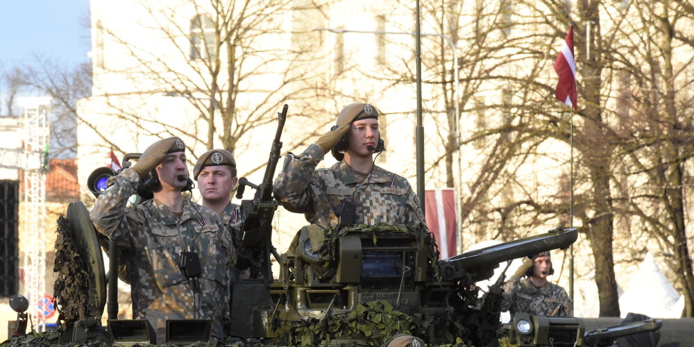 В этом году не будет традиционного военного парада в честь Дня Лачплесиса
