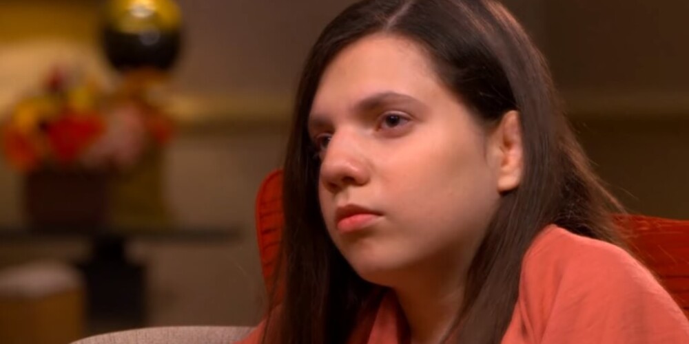 Сейчас Наталья, которой по оценкам специалистов около 18 лет, живет в другой семье