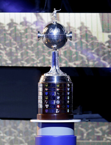  "Copa Libertadores" trofeja.