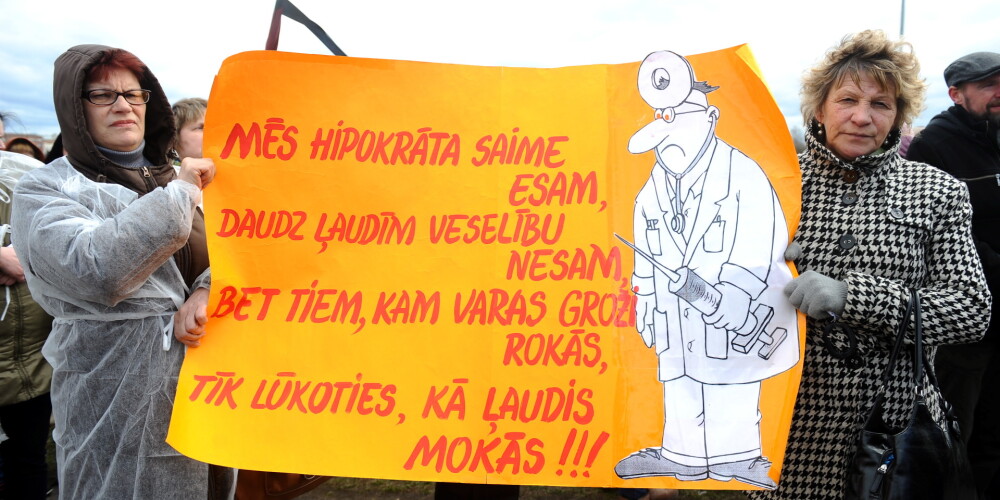 Vai mediķus vērienīgajā protestā atbalstīs arī ārsti, kuri mēnesī pelna 10 000 eiro?