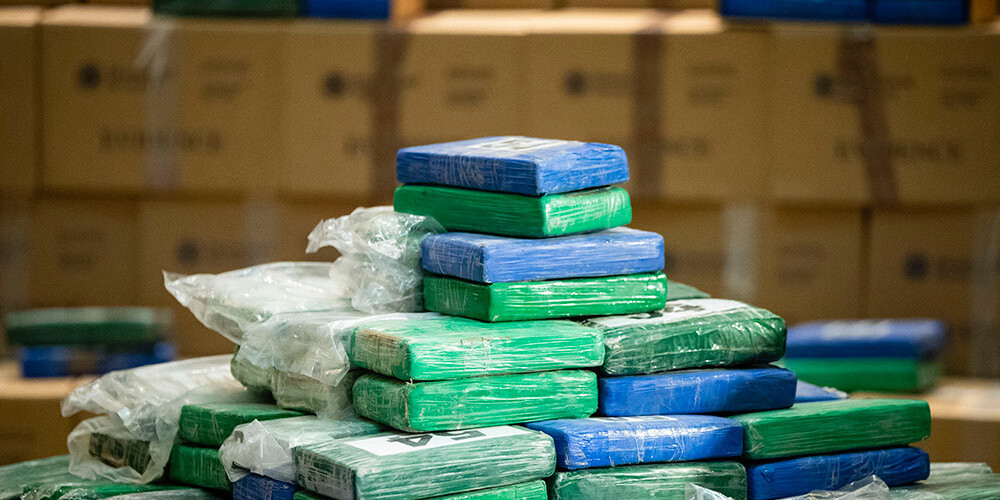 Japānas ostā atklāta rekordliela kokaīna krava - 400 kilogrami