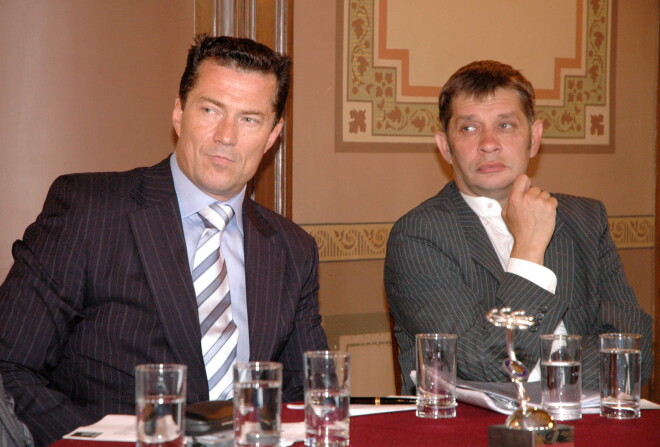 Andrejs Žagars un Artūrs Maskats preses konferencē 2006. gadā.