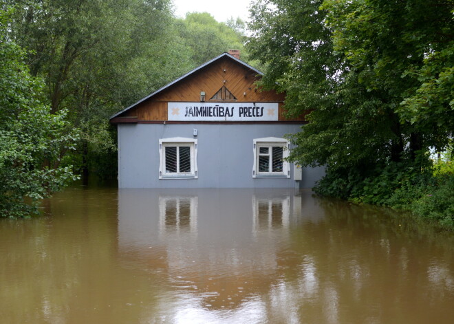 Latviju gaida tropiskas naktis un lielas lietavas