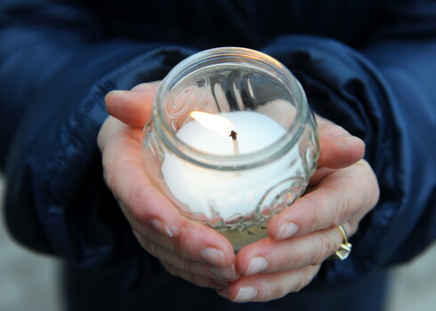 Pirmās evaņģēliskās Jēzus draudzes darbība, kura nesen izraisīja mātes un bērna nāvi, ir slepenības plīvurā tīta.