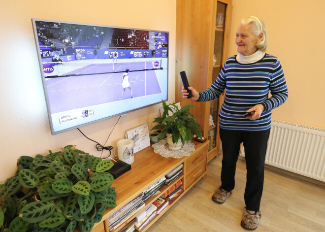 Viena skāde gan ir – no televizora pazudusi NBA programma, un Antonija vairs nevar sekot līdzi Kristapa spēlēm.