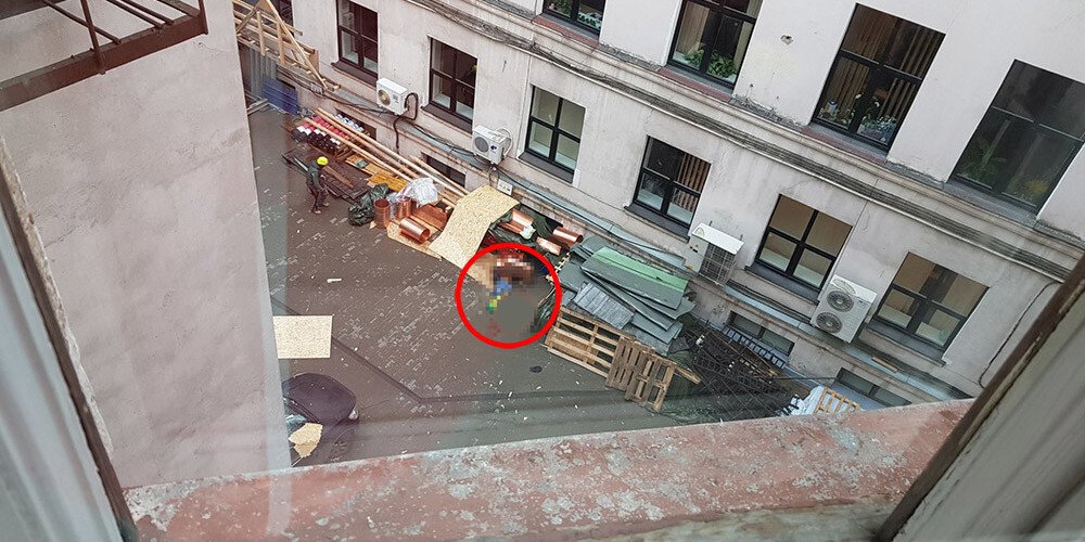 С крыши здания Минфина упал и разбился рабочий