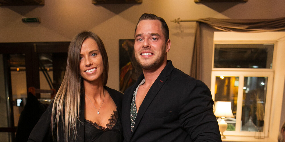 Fitnesa zvaigzne Pēteris Rumpis pēc šķiršanās iziet sabiedrībā ar jauno ...