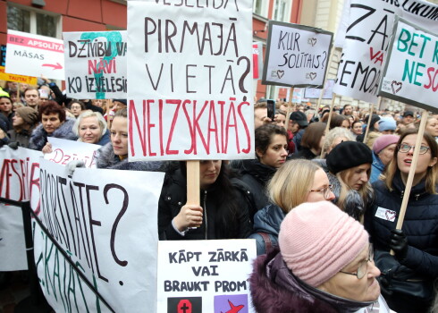 Protesta akcija "Viena diena bez medicīnas personāla"