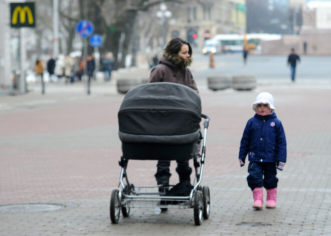 Daudzbērnu ģimenes valsts svētkos bez maksas varēs braukt ar reģionālo sabiedrisko transportu