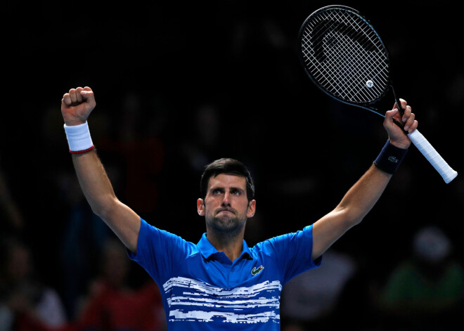 ATP sezonas noslēguma turnīrs sākas ar Džokoviča graujošu uzvaru