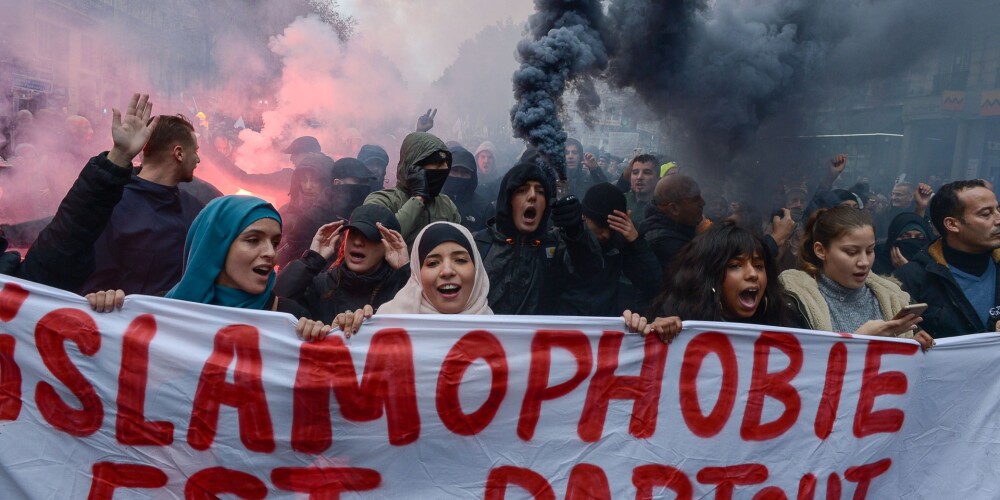 10 000 cilvēku Parīzē piedalījušies demonstrācijā pret islāmofobiju
