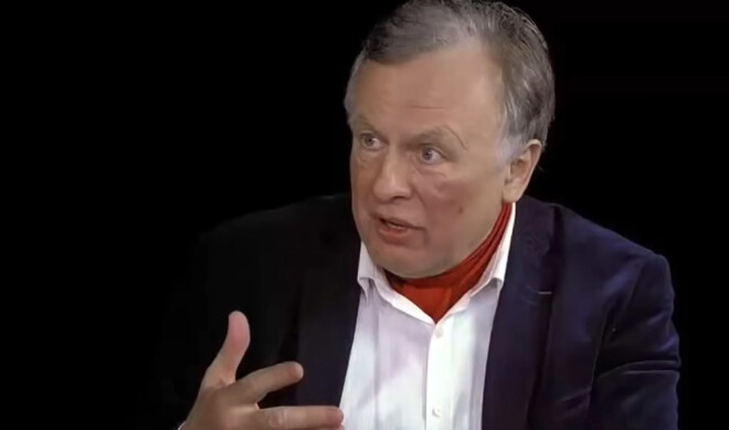 Pasniedzējs nožēlojot izdarīto un sadarbojoties ar izmeklētājiem.