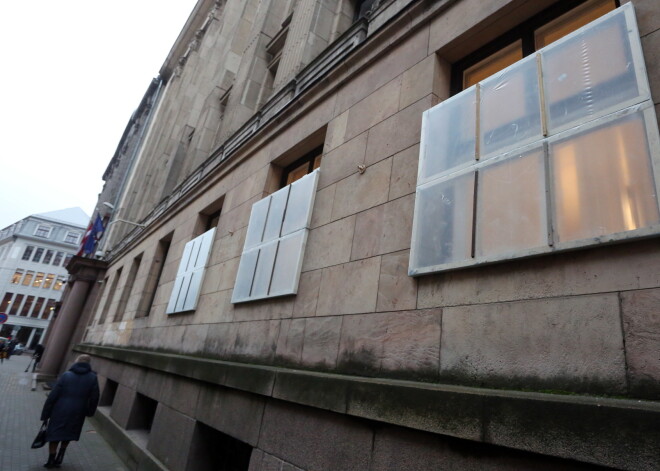 Finanšu ministrijas nelaimes gadījumā iejauktie būvnieki tikuši pie Ekonomikas ministrijas un prezidenta rezidences pasūtījumiem