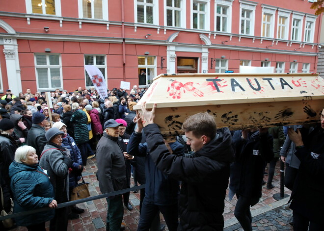 Ja netiks izpildītas prasības, mediķi streikos un prasīs Viņķeles demisiju